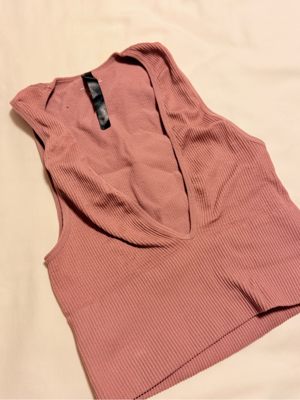 Urban Outfitters Ribbed V-Neck Crop Tank - Mauve Pink